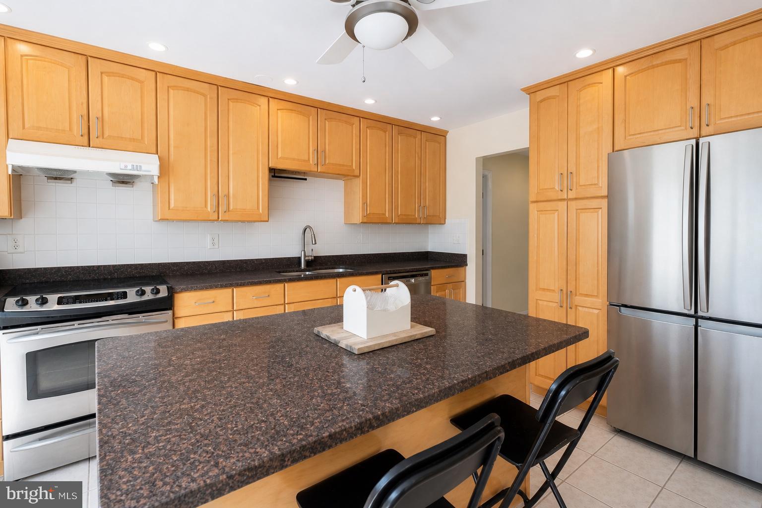 GLENORA HILLS - Residential