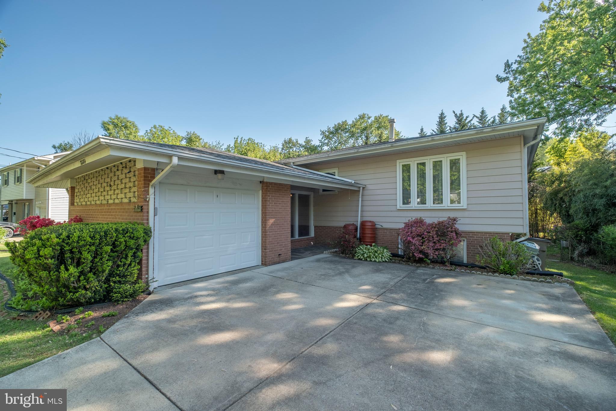GLENORA HILLS - Residential