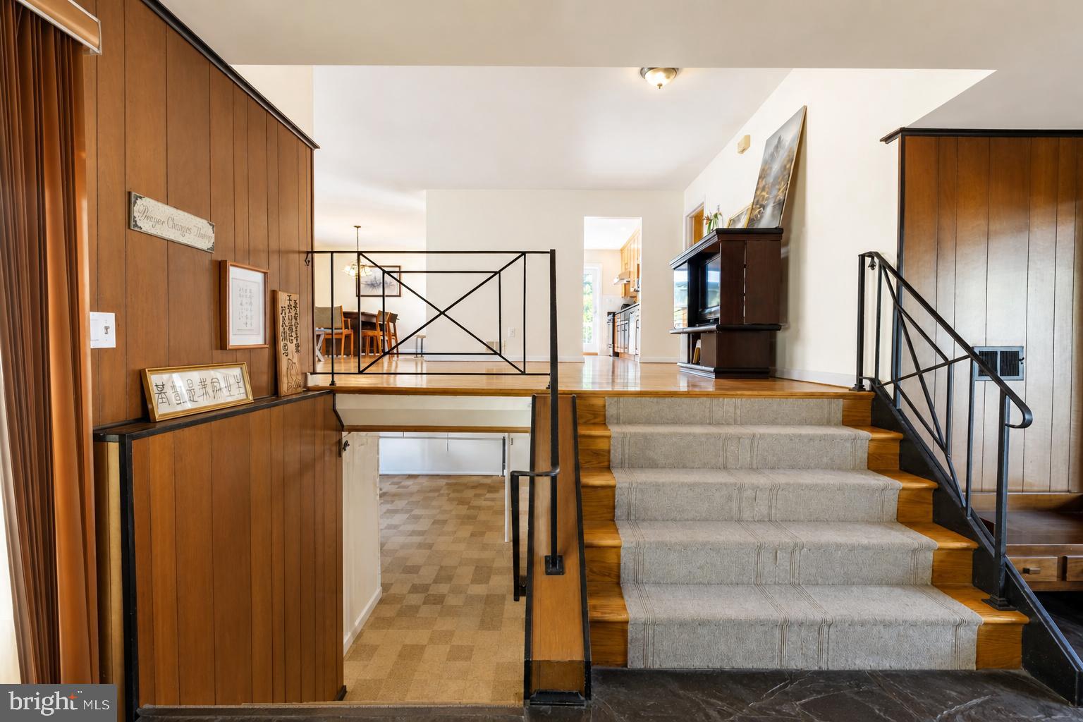 GLENORA HILLS - Residential