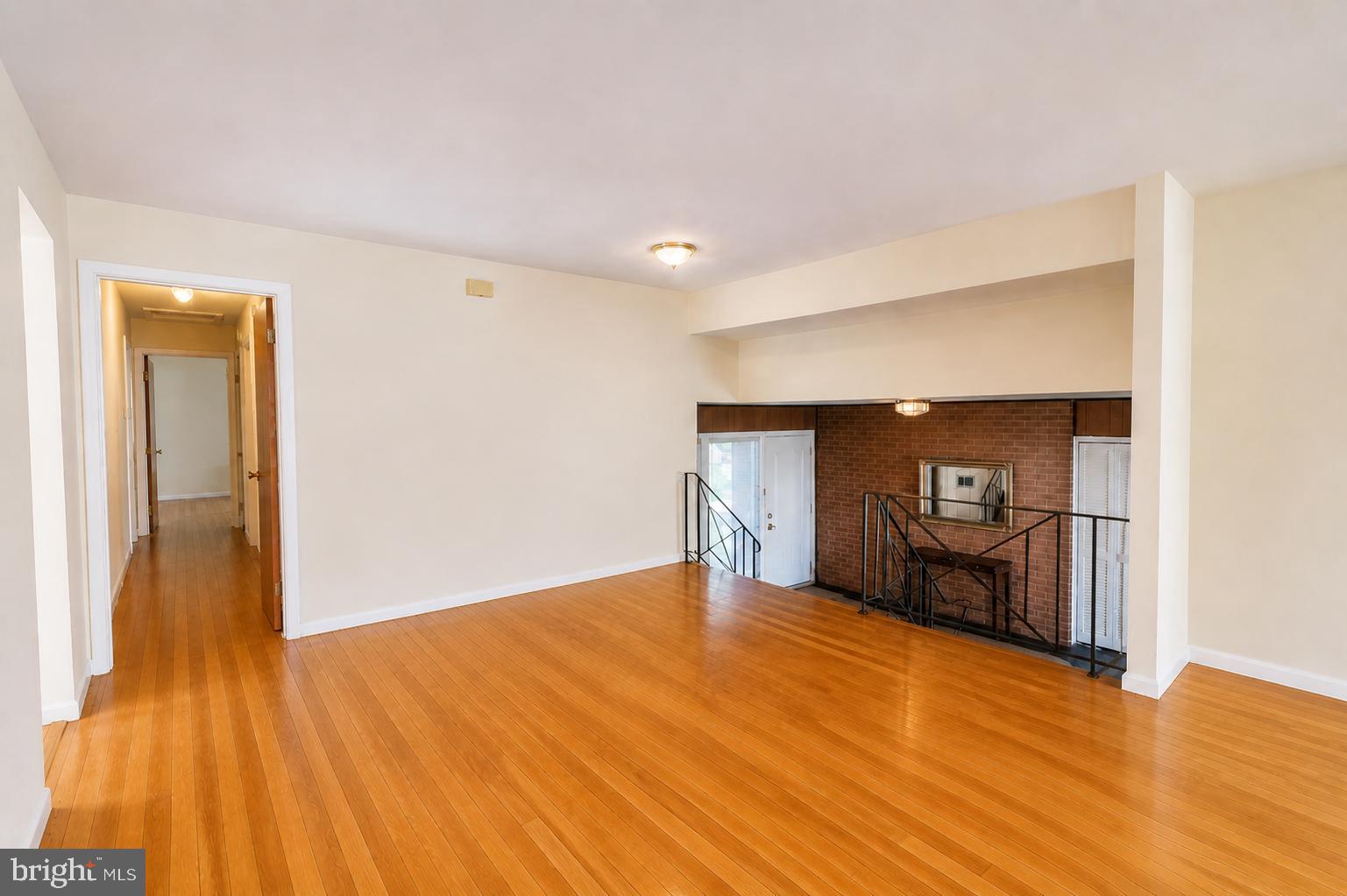 GLENORA HILLS - Residential