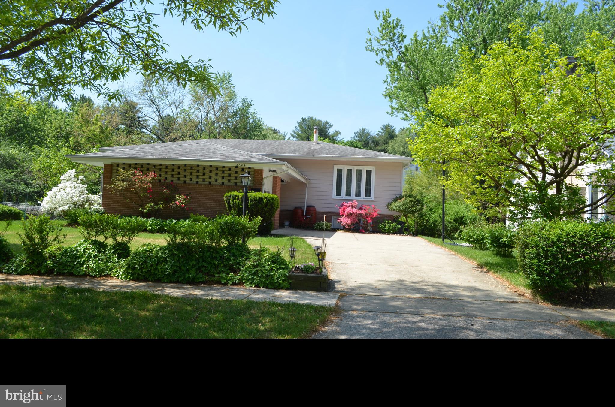 GLENORA HILLS - Residential