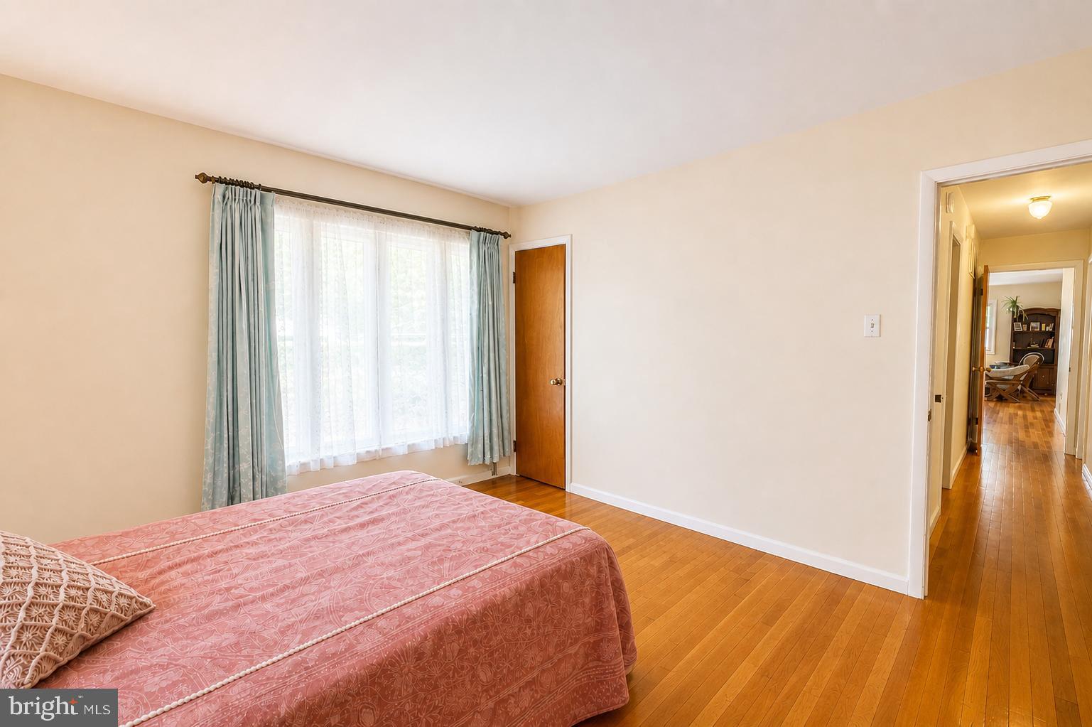 GLENORA HILLS - Residential