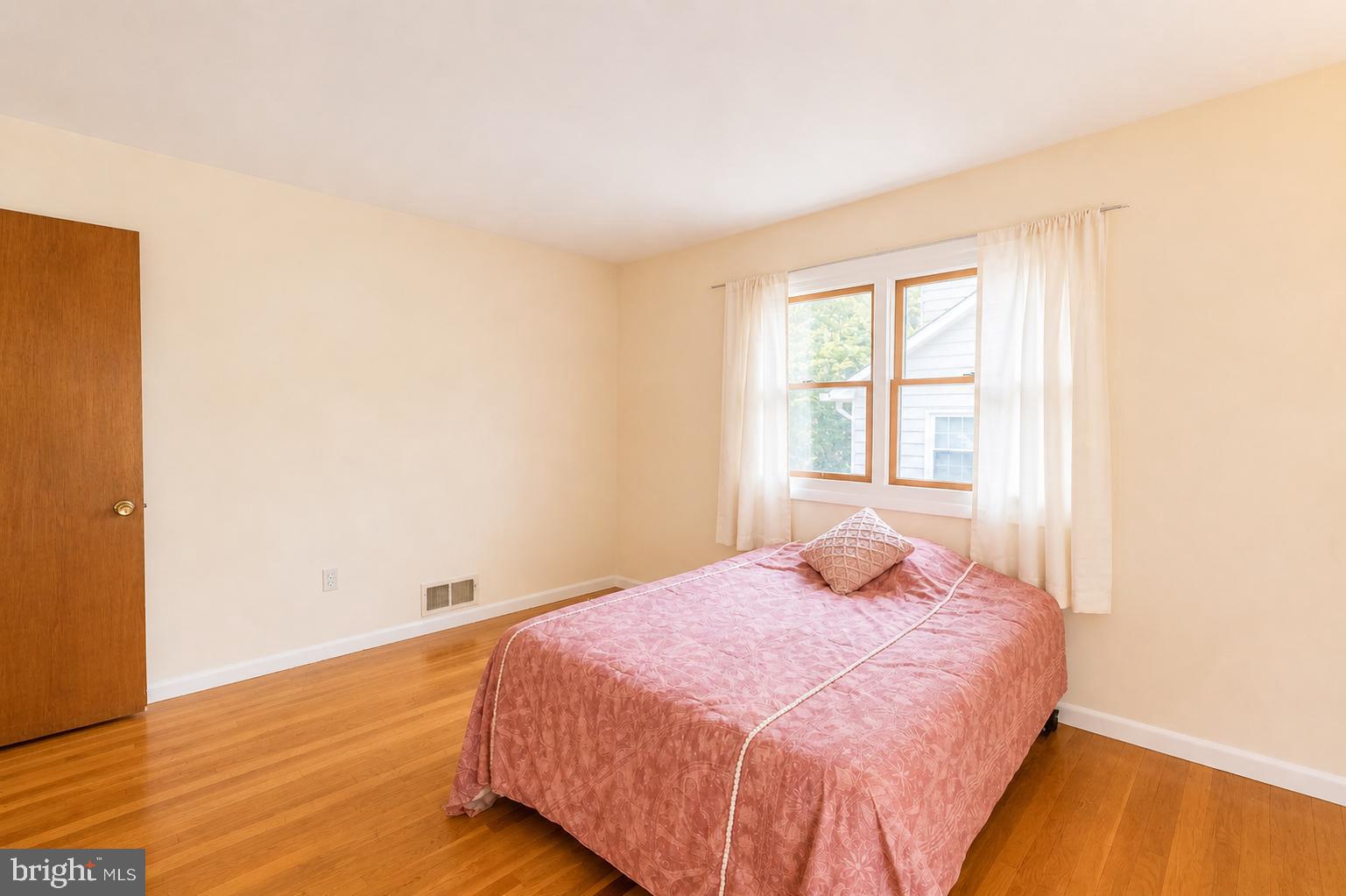 GLENORA HILLS - Residential