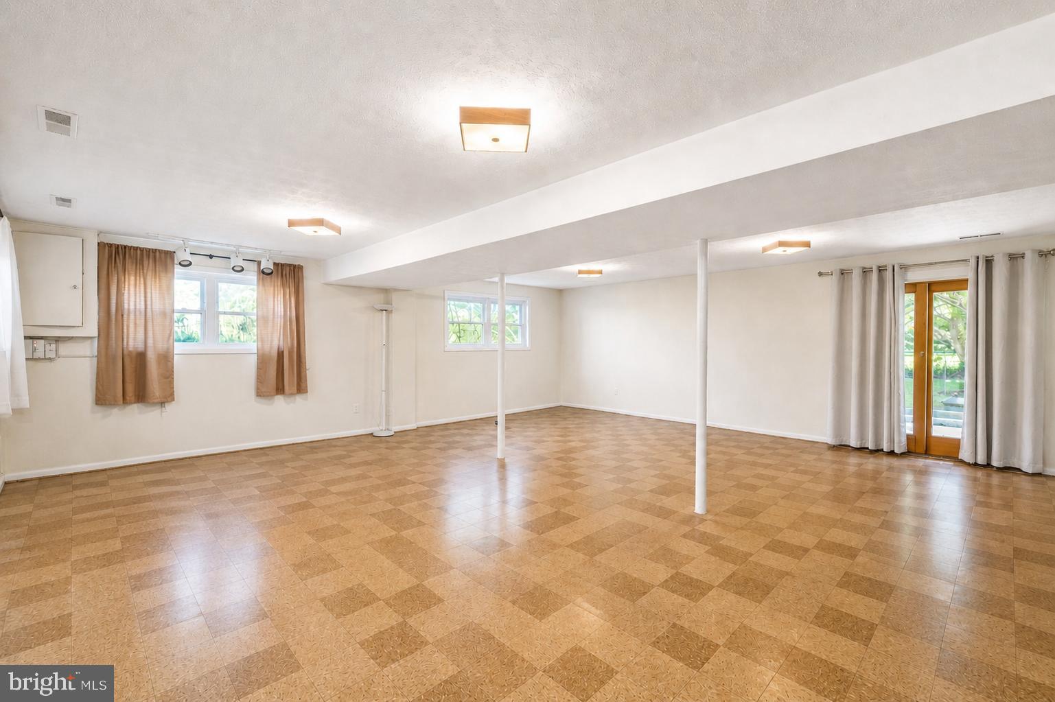 GLENORA HILLS - Residential