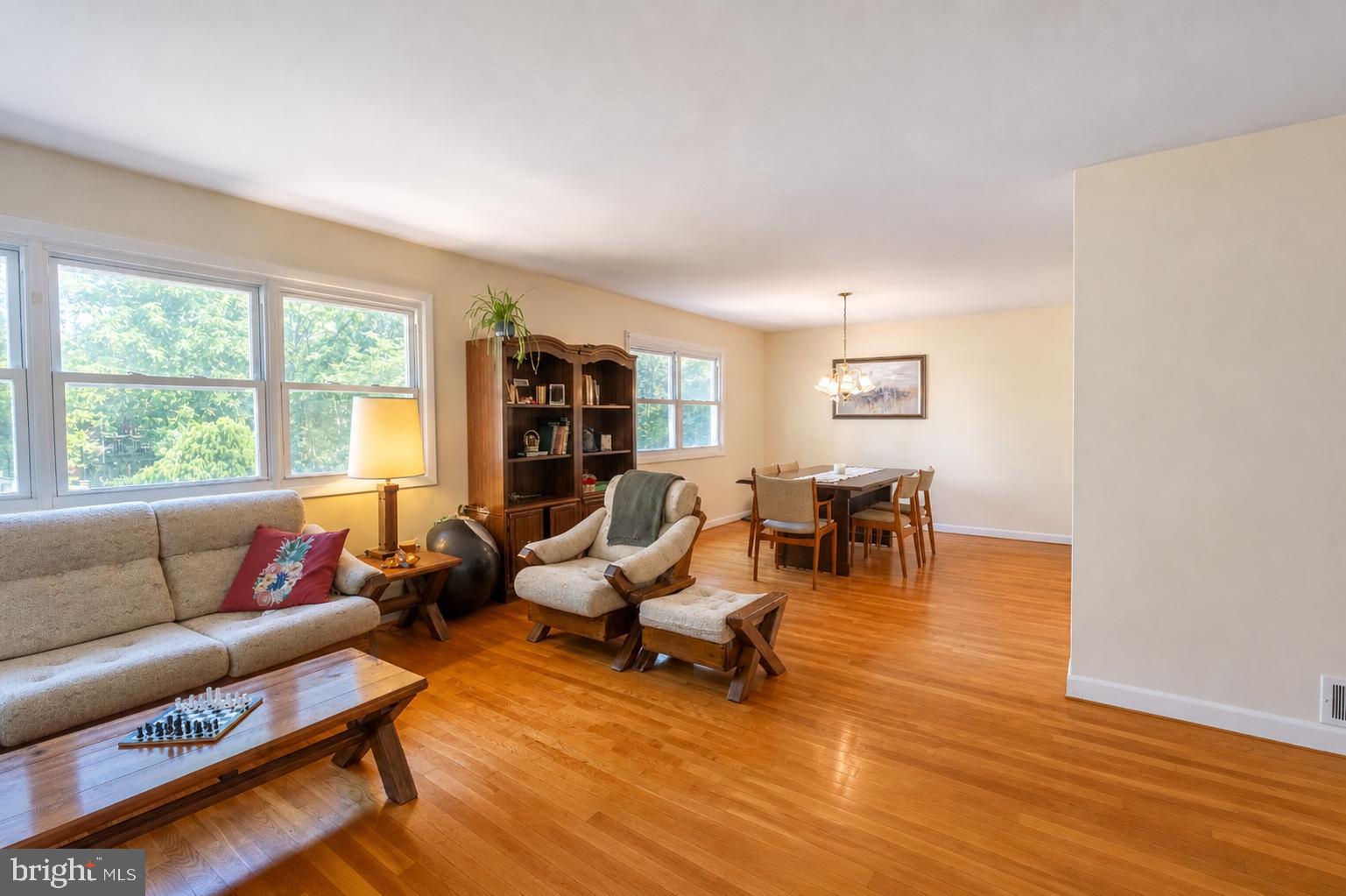 GLENORA HILLS - Residential