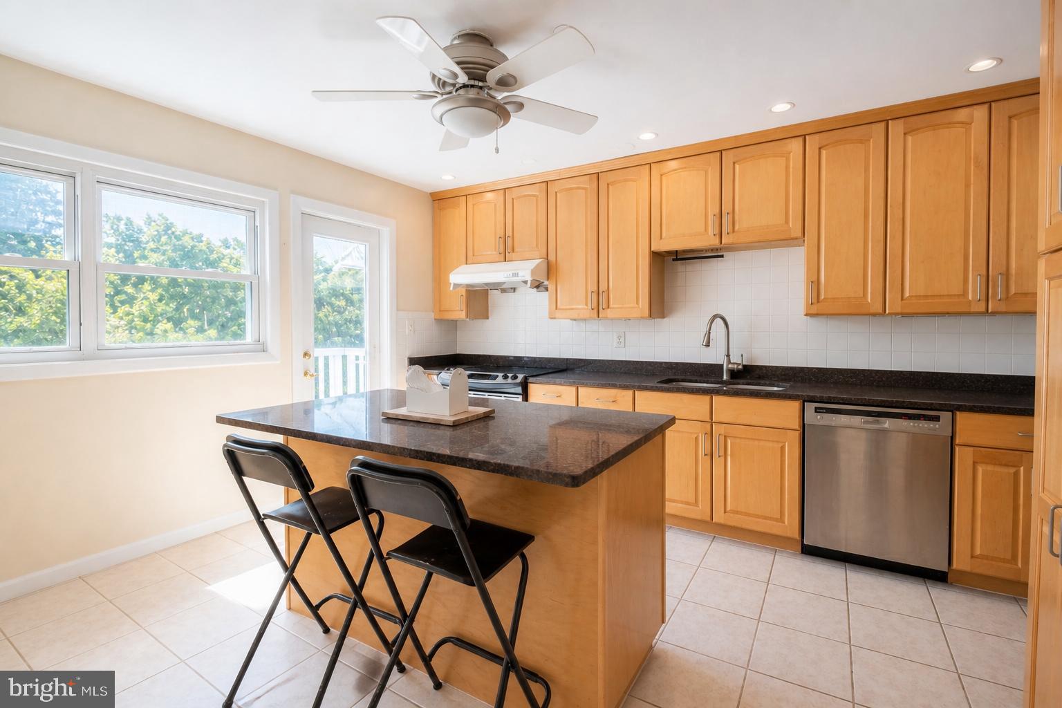 GLENORA HILLS - Residential