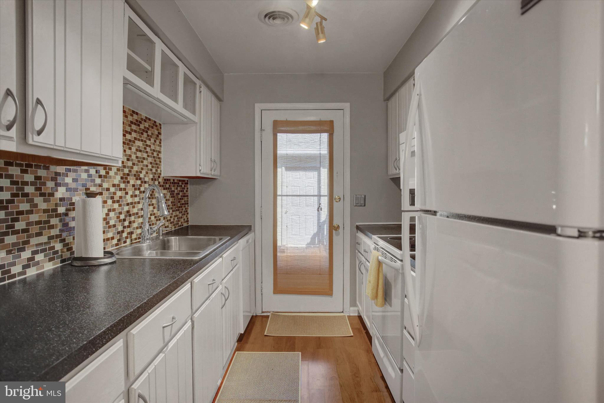 DELANCEY COURT - Residential