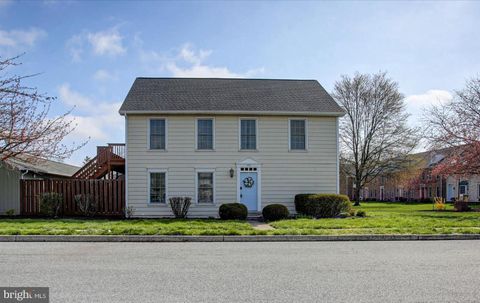 Photo of 483 Delancey Ct, MECHANICSBURG, PA 17055 (MLS # PACB2052626)