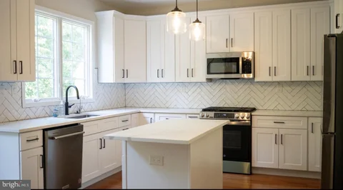 24 Devonshire Drive, West Windsor, NJ MLS: NJME2081072