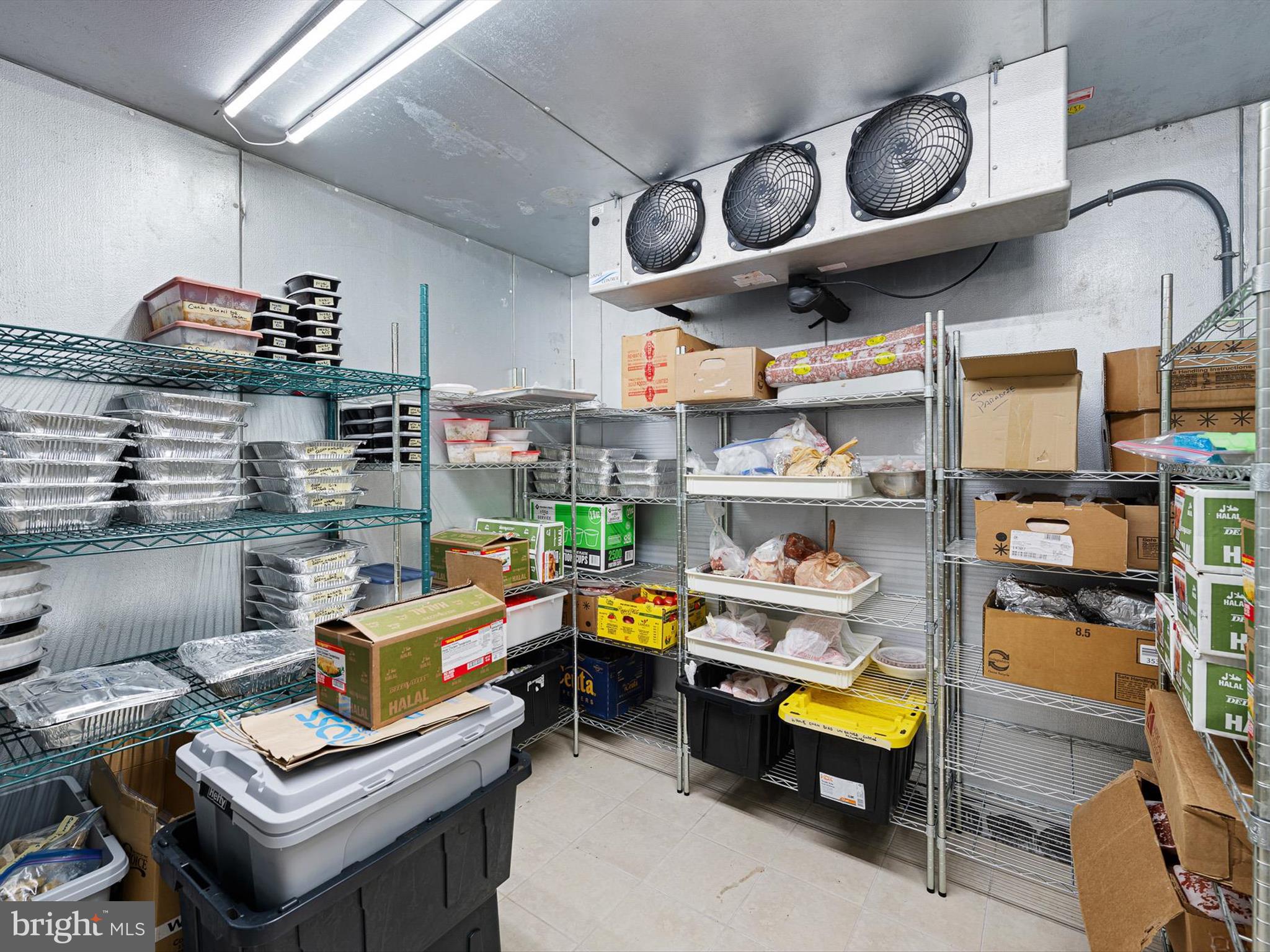 EAST LAKE GDNS - Commercial Sale