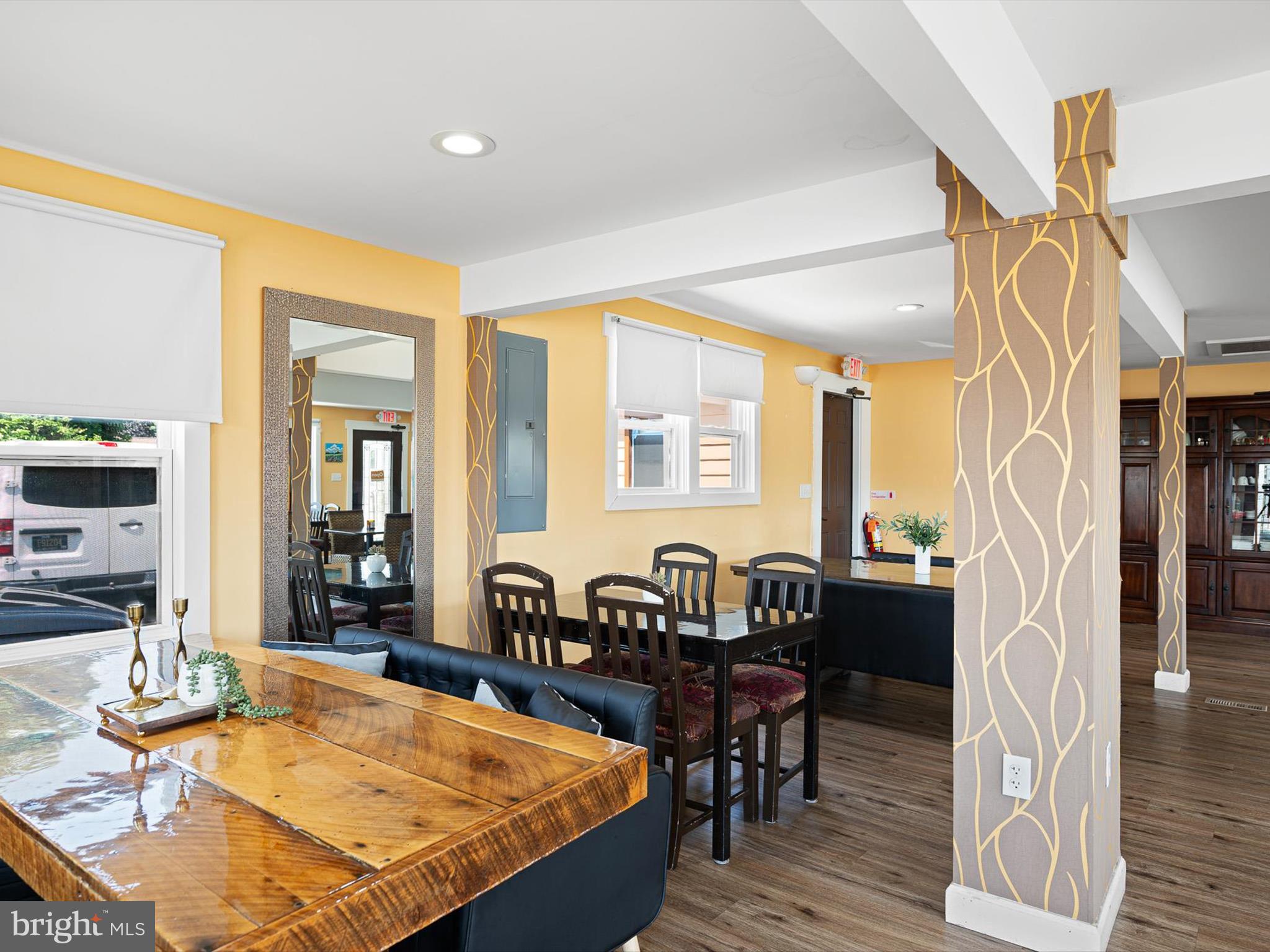 EAST LAKE GDNS - Commercial Sale