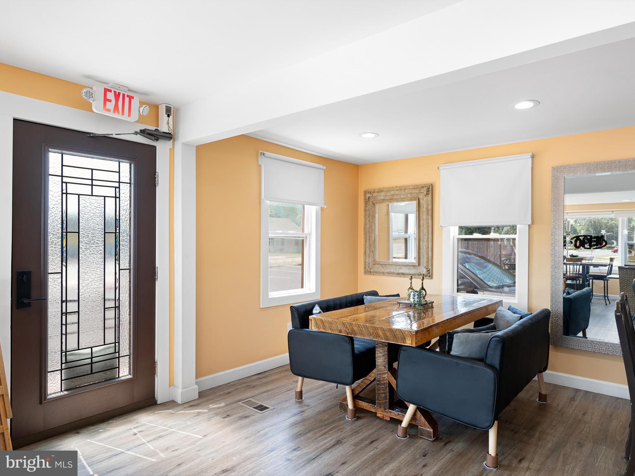 EAST LAKE GDNS - Commercial Sale