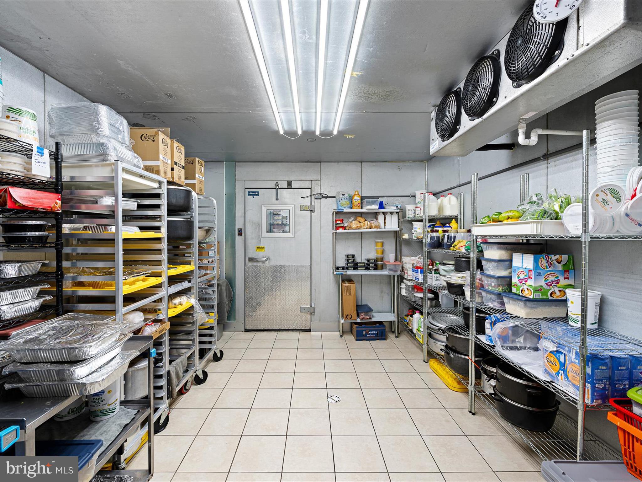 EAST LAKE GDNS - Commercial Sale