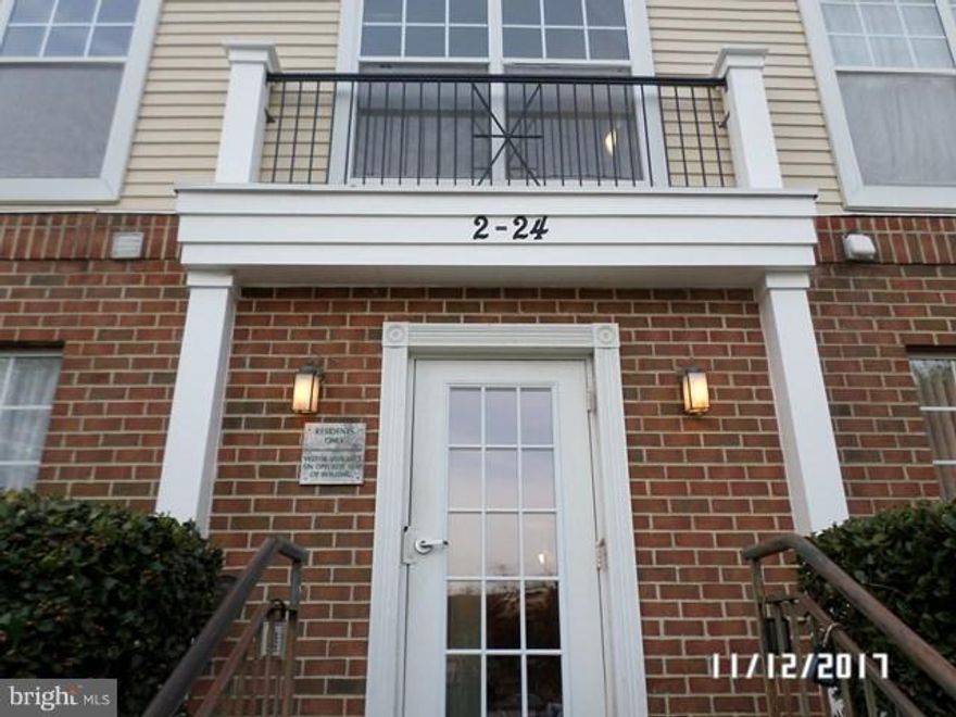 Condo located in well maintained community. Condo fee is an estimate only. Buyer to verify.