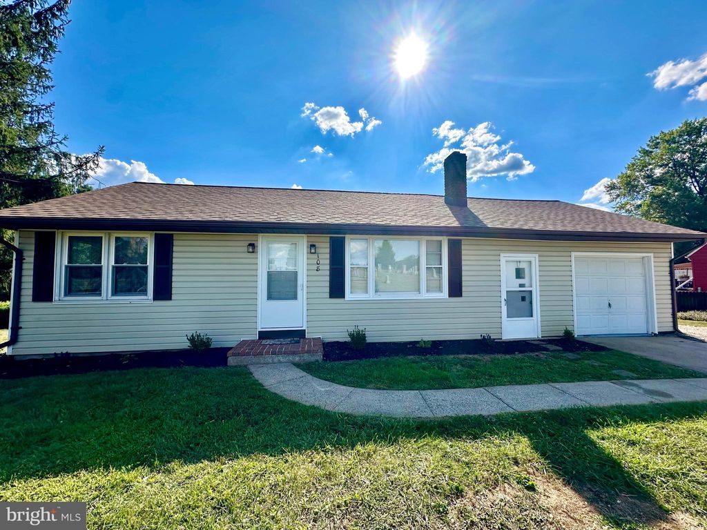 Photo of 108 Bluestone Road, YORK, PA 17406 (MLS # PAYK2091130)