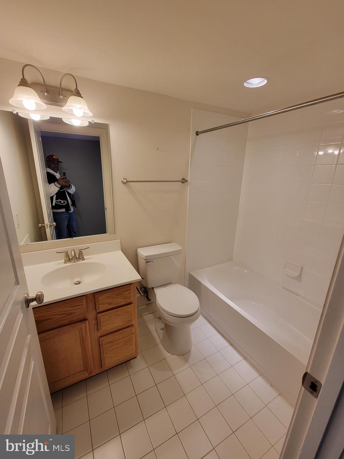 OAK CREEK CLUB GOLF COURSE - Residential Lease