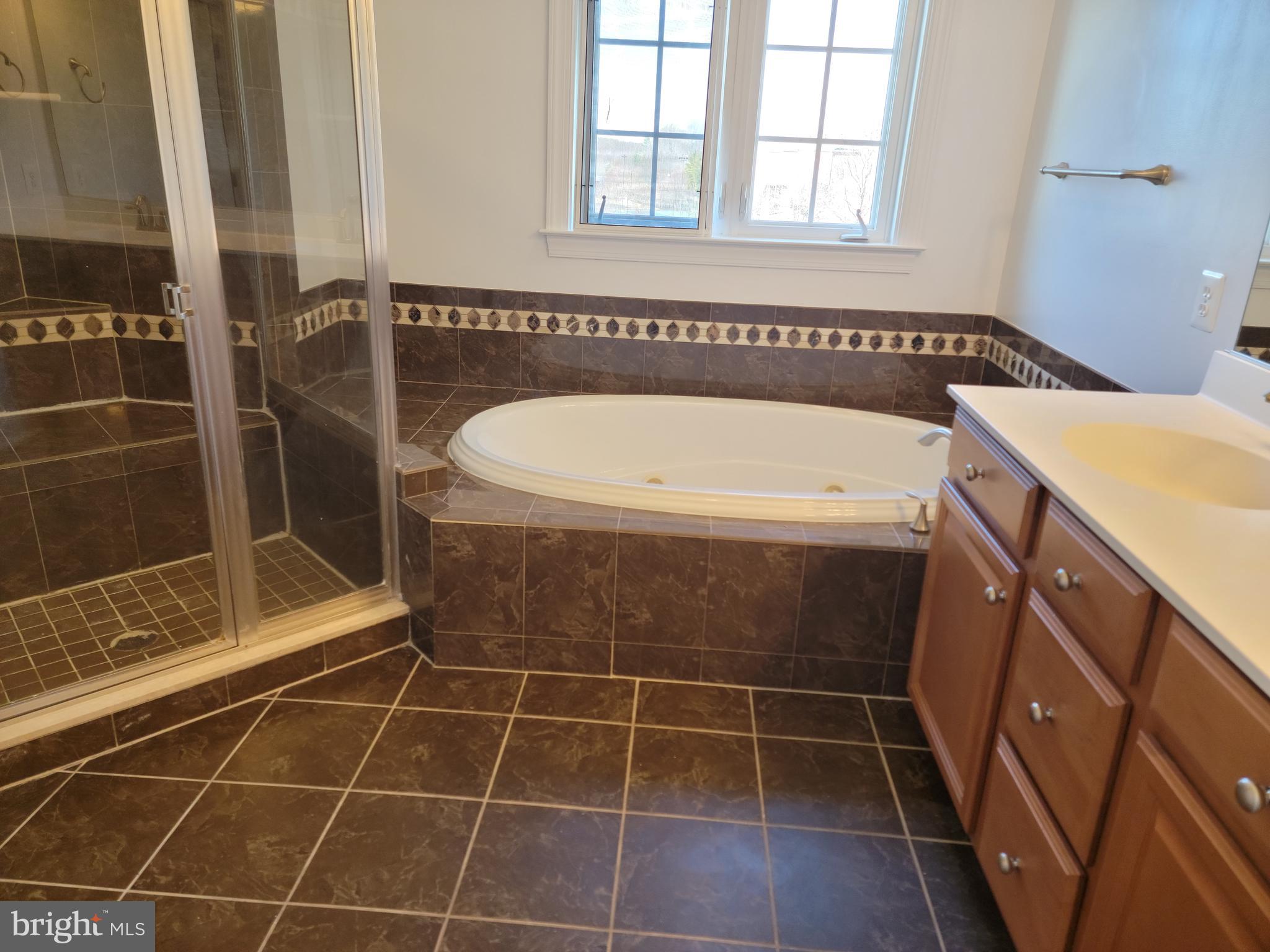 OAK CREEK CLUB GOLF COURSE - Residential Lease