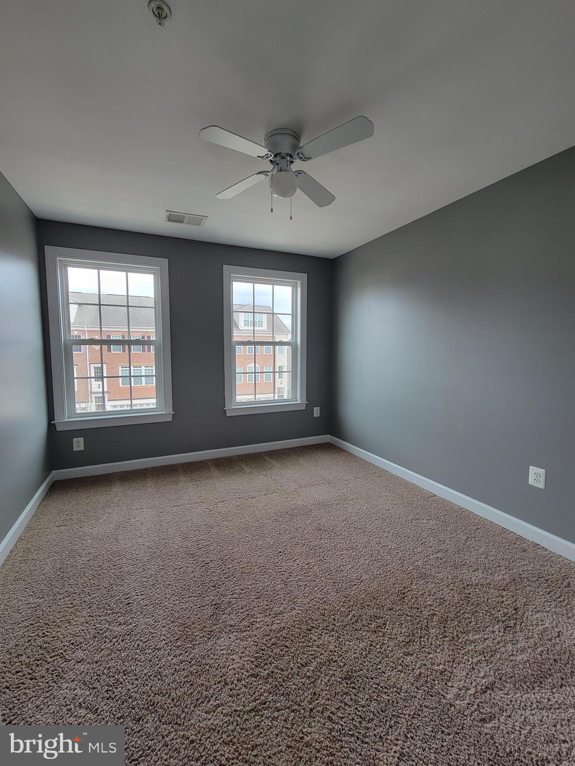 OAK CREEK CLUB GOLF COURSE - Residential Lease