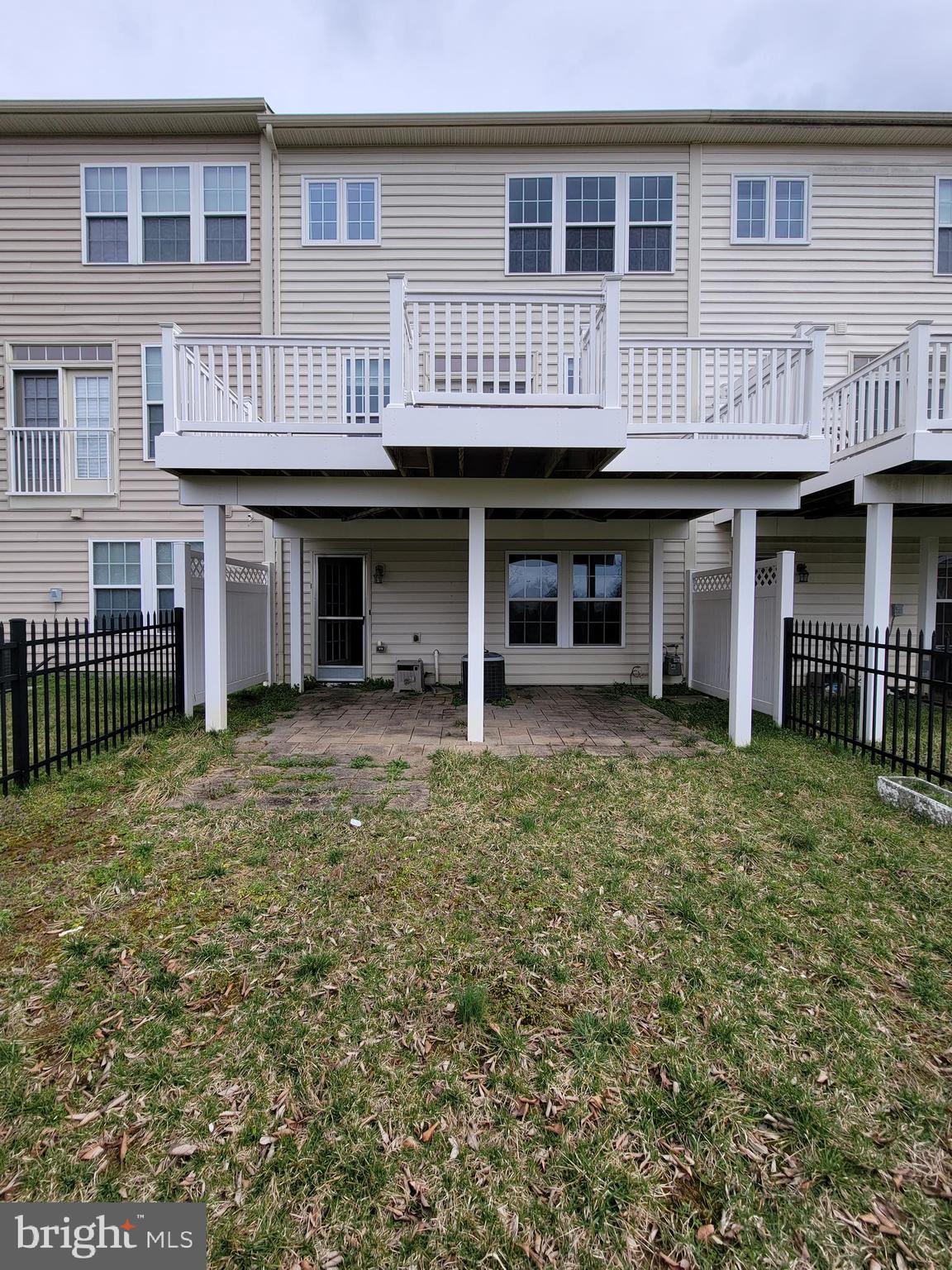 OAK CREEK CLUB GOLF COURSE - Residential Lease