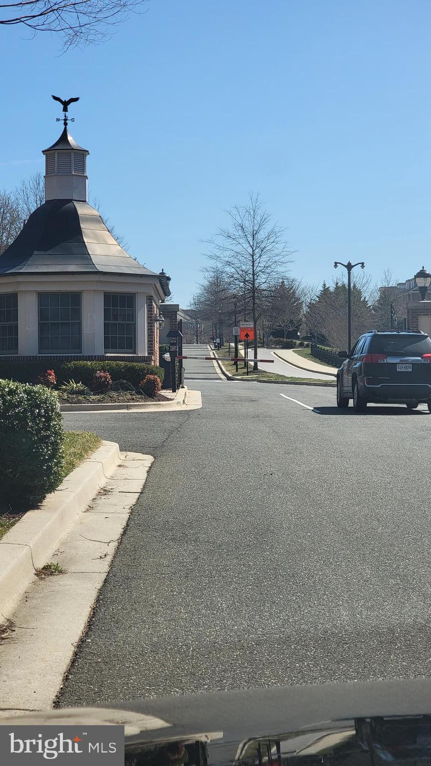 OAK CREEK CLUB GOLF COURSE - Residential Lease