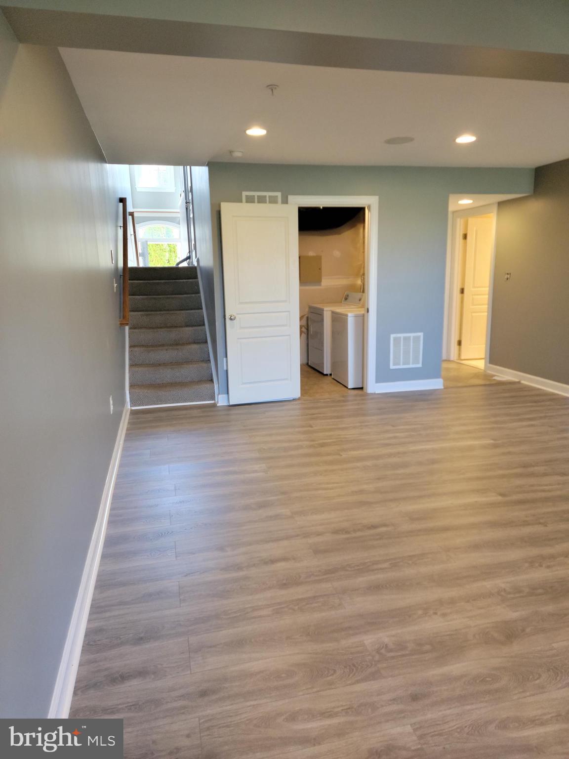 OAK CREEK CLUB GOLF COURSE - Residential Lease