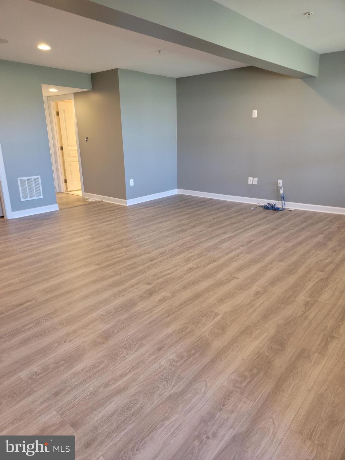 OAK CREEK CLUB GOLF COURSE - Residential Lease