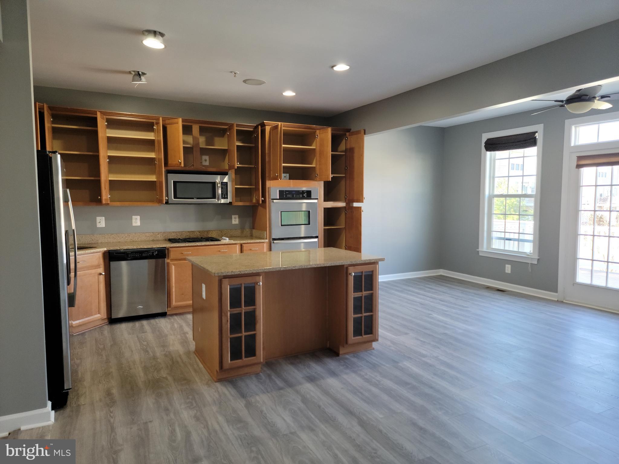 OAK CREEK CLUB GOLF COURSE - Residential Lease