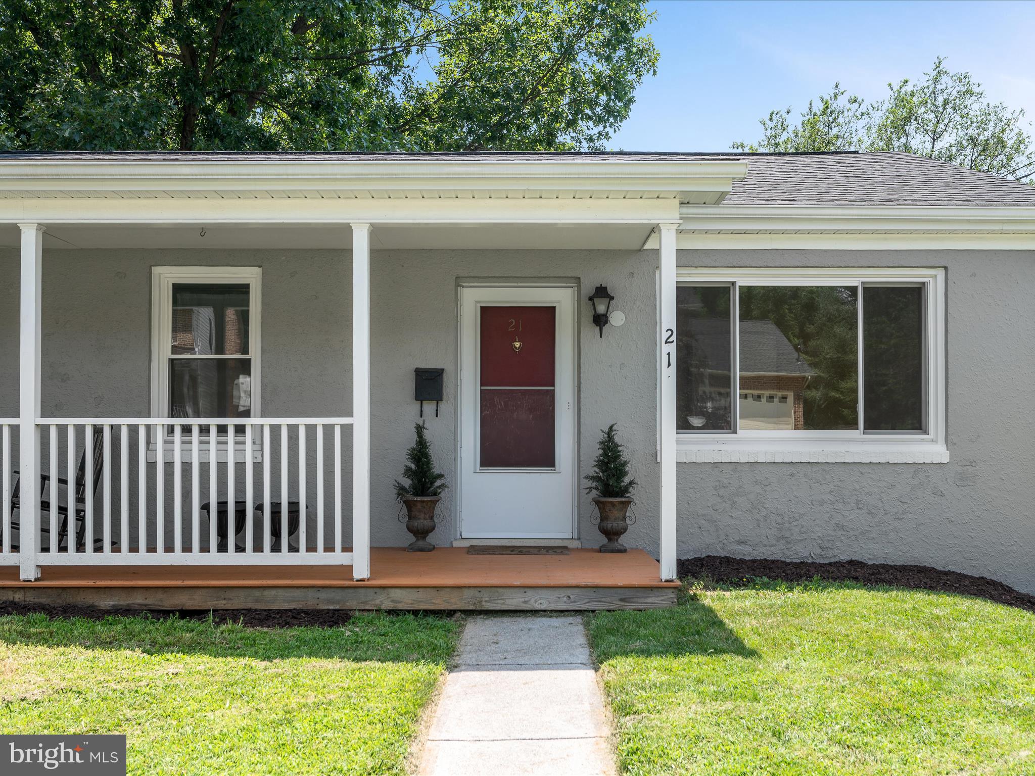 21 W FAIRFAX STREET