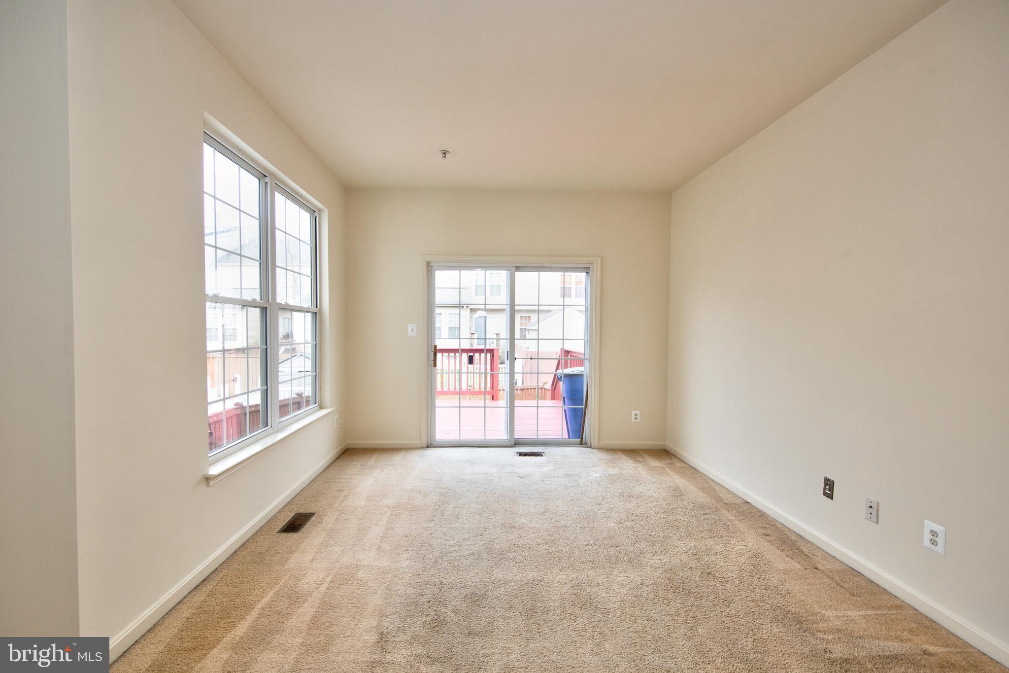 HOLLY WOODS - Residential