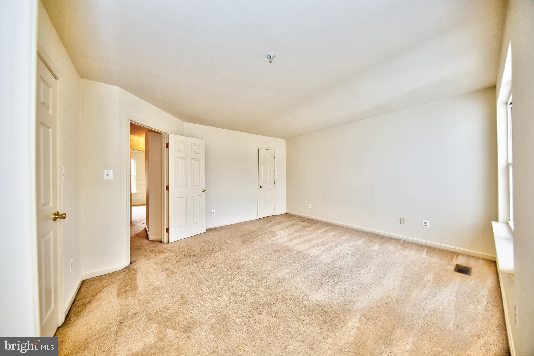 HOLLY WOODS - Residential