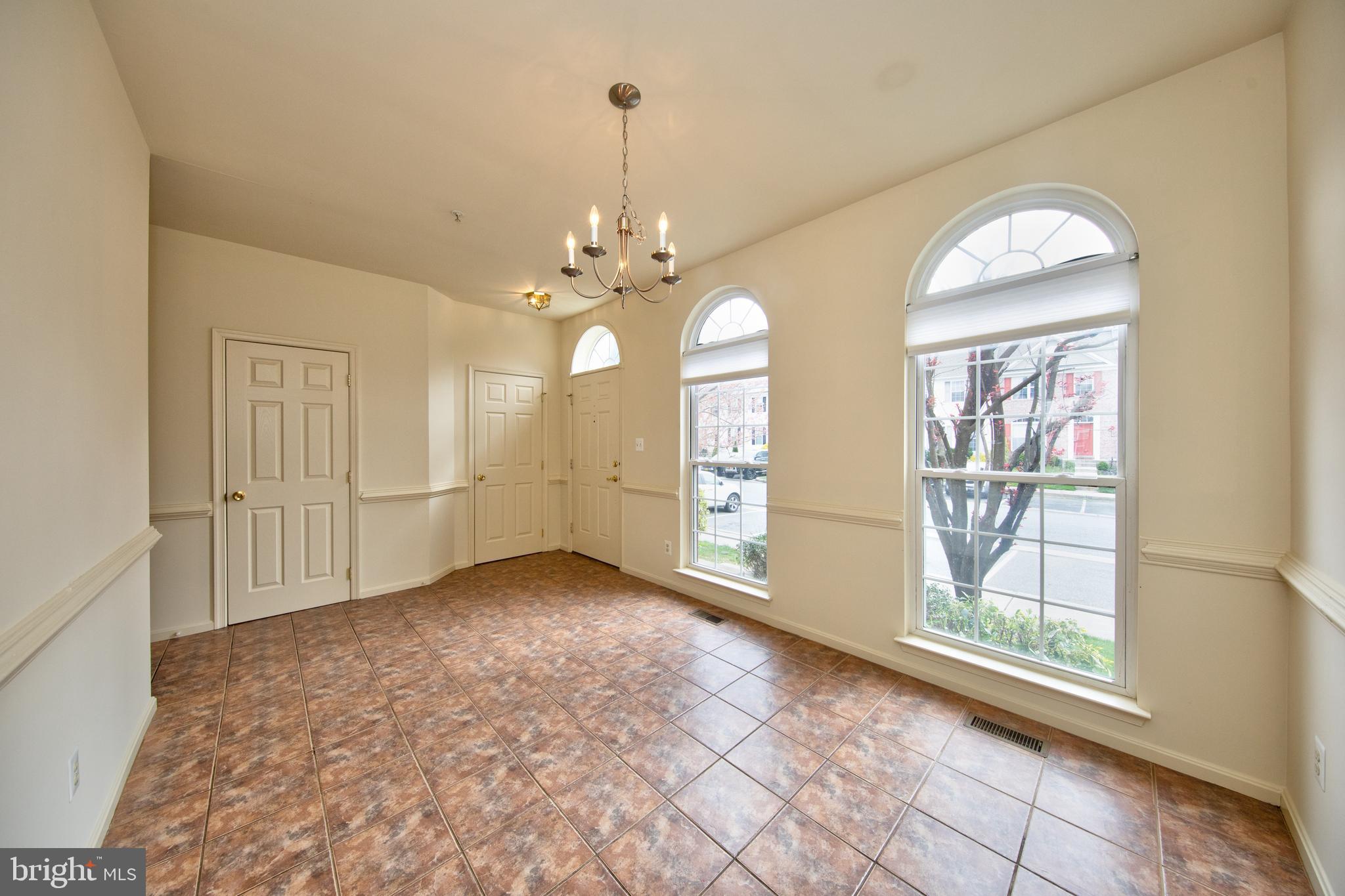 HOLLY WOODS - Residential