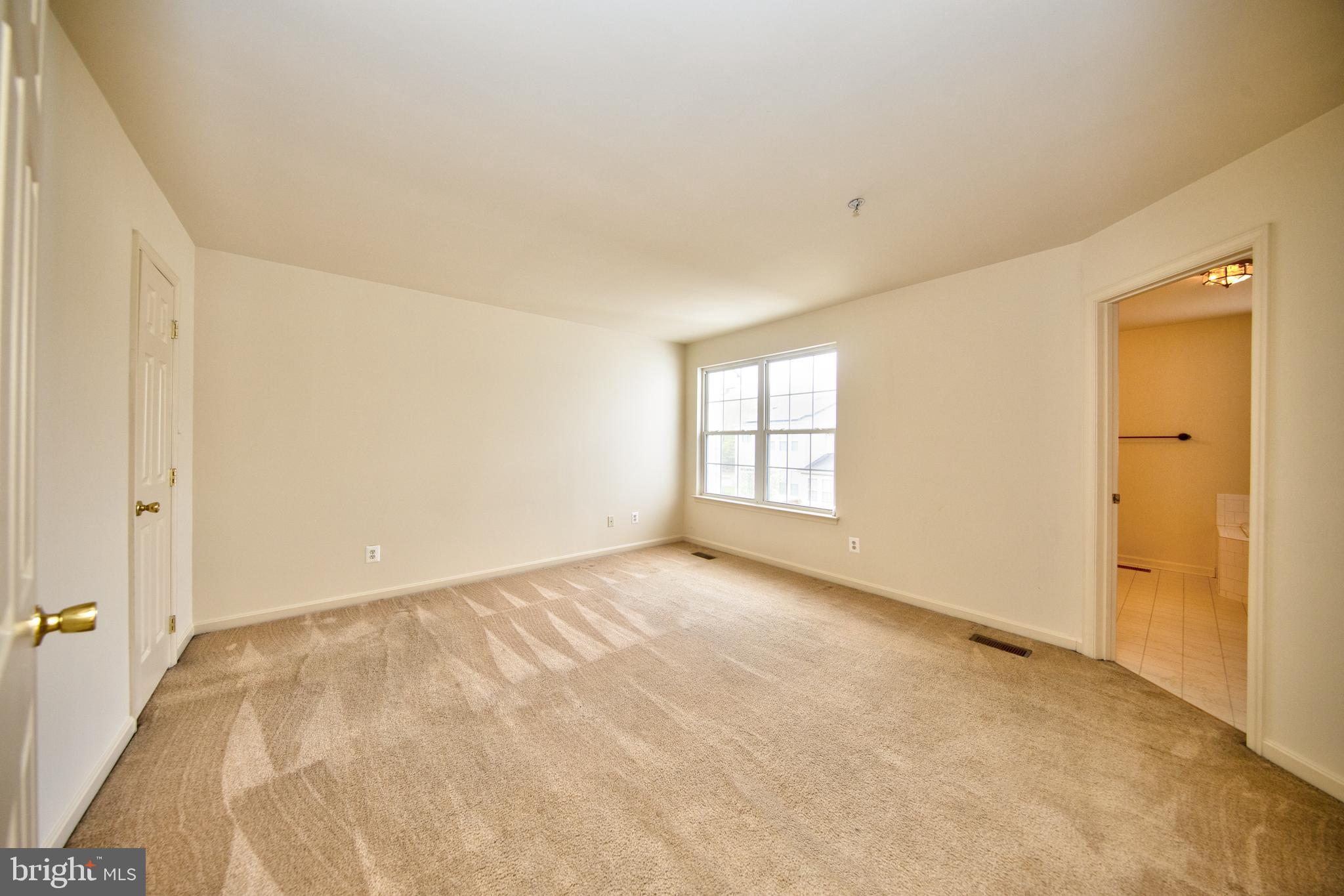 HOLLY WOODS - Residential