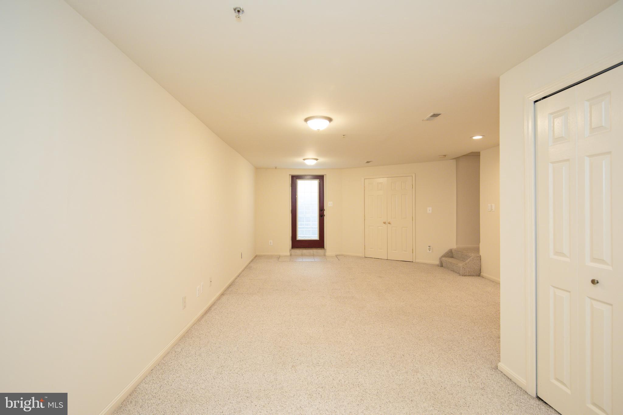 HOLLY WOODS - Residential