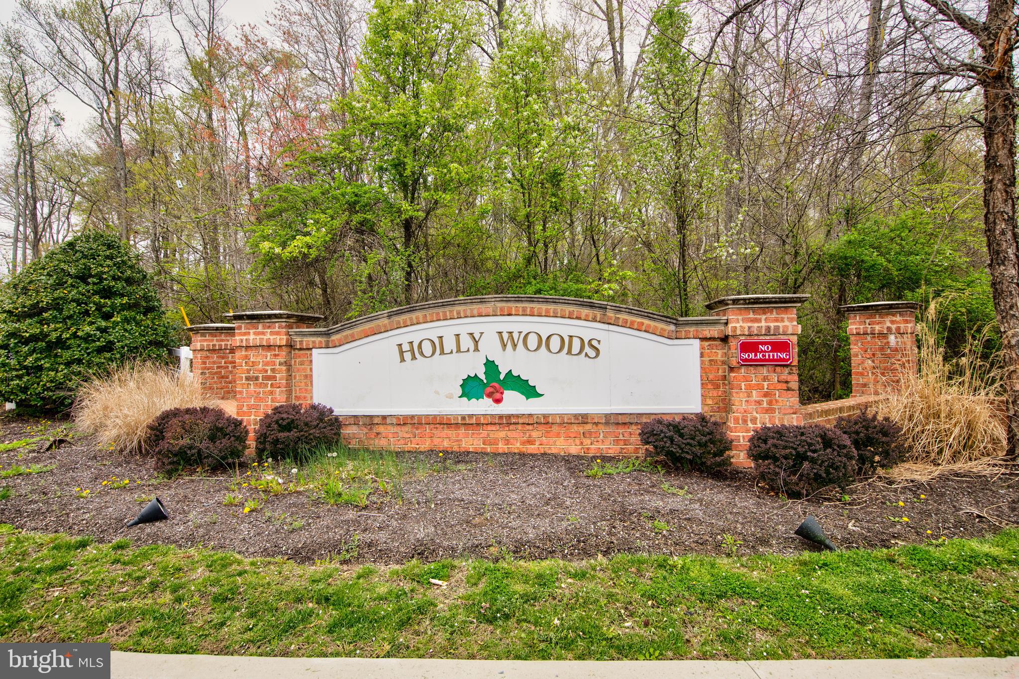 HOLLY WOODS - Residential