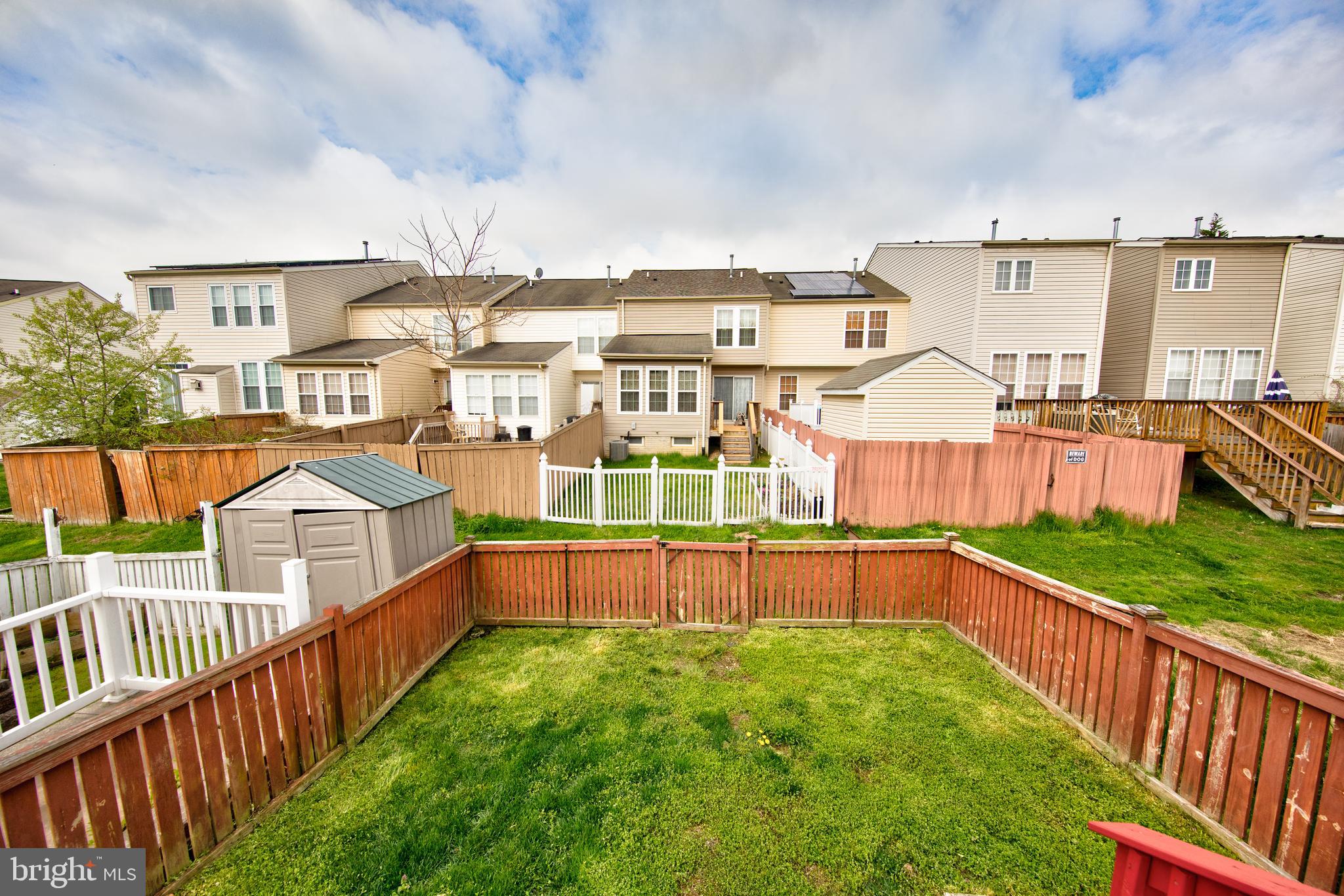 HOLLY WOODS - Residential