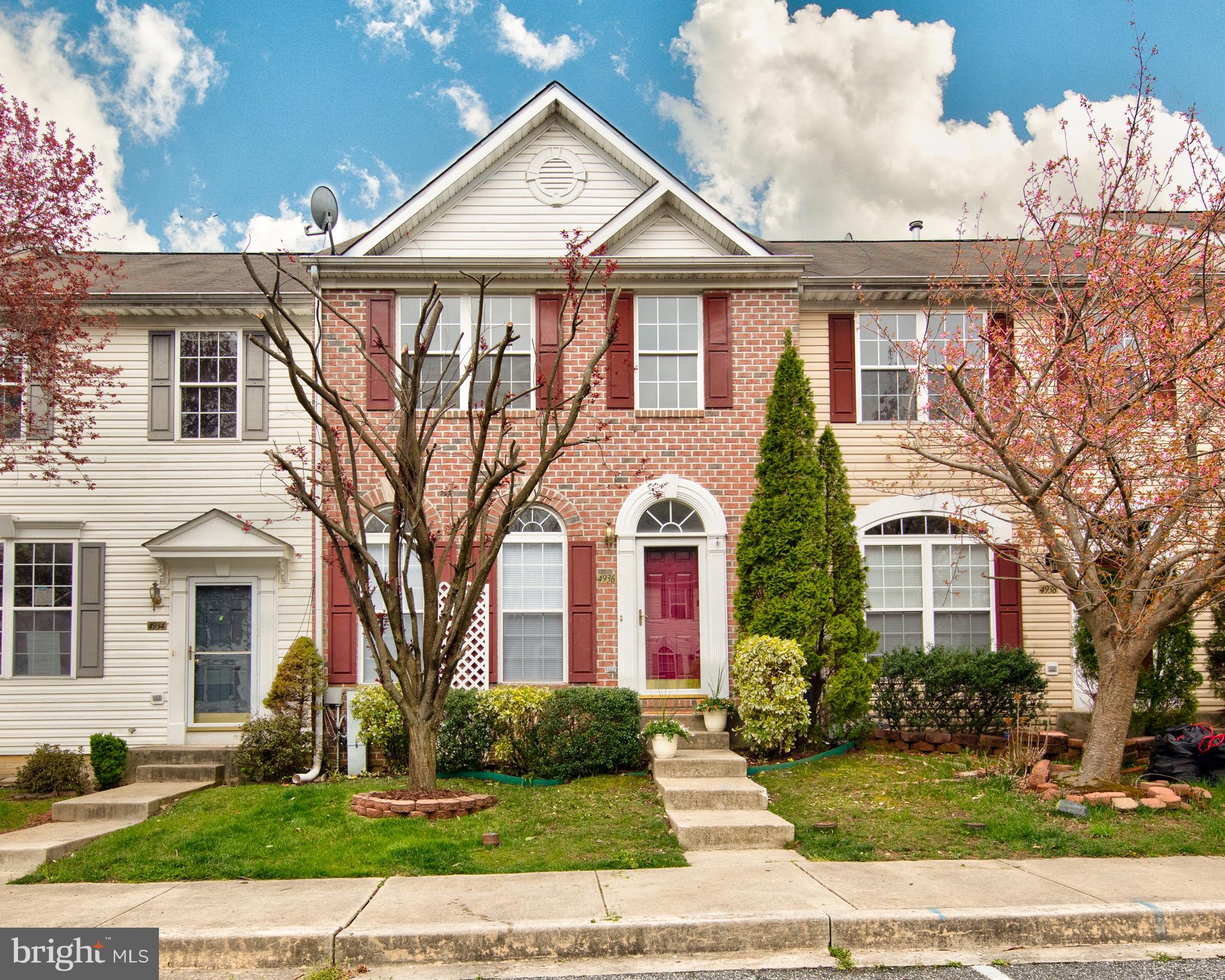 HOLLY WOODS - Residential