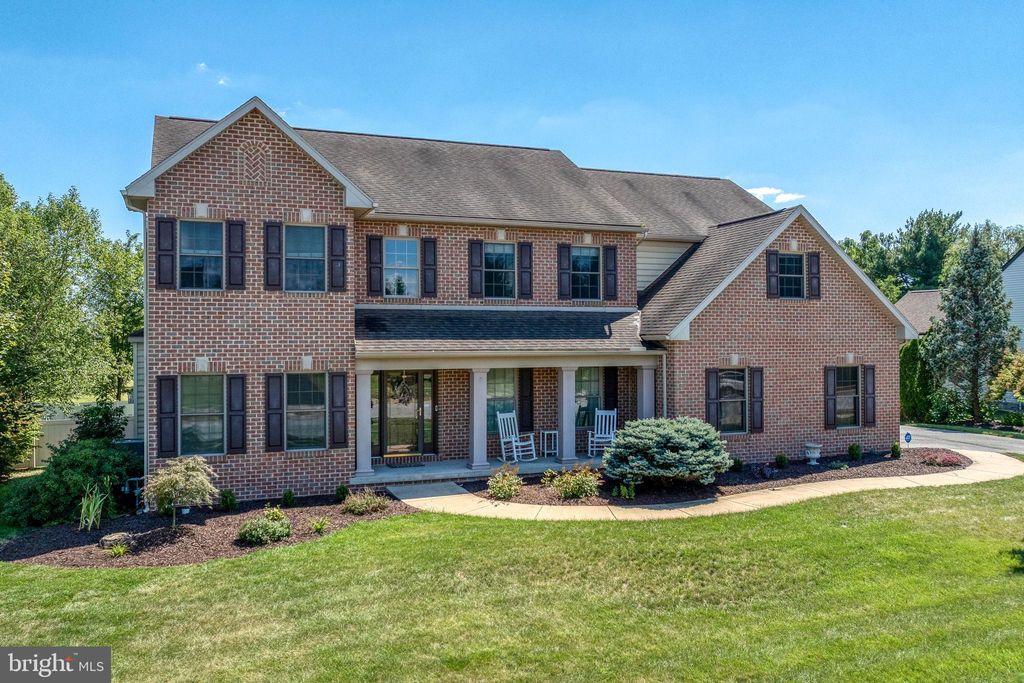 Photo of 680 Foxtail Drive, YORK, PA 17404 (MLS # PAYK2087698)