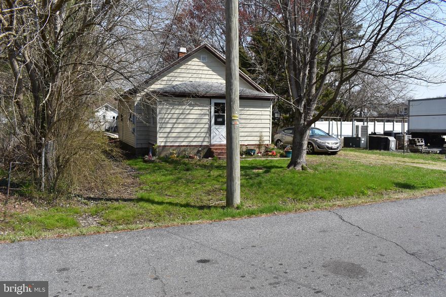 2 bedroom 1 bath bugalow being sold "AS IS." The unit currently has tenants renting at $1,300 month. This one will not last long!!