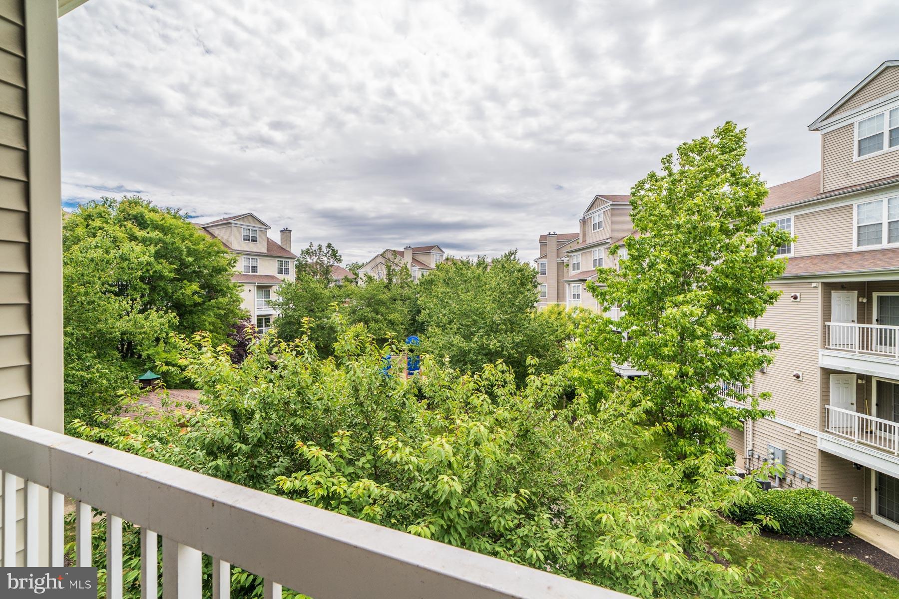 HAMPSHIRE HALL CONDO - Residential