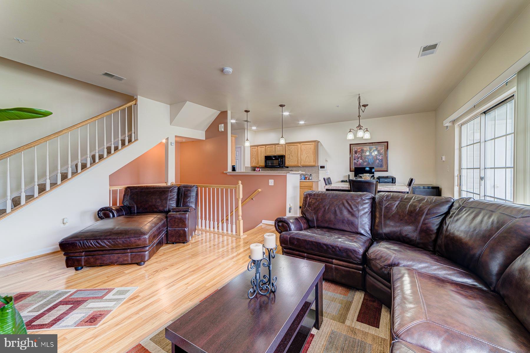 HAMPSHIRE HALL CONDO - Residential