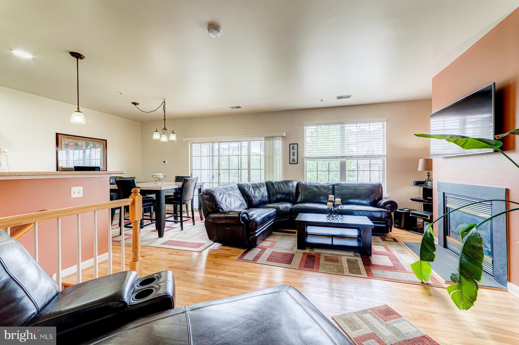 HAMPSHIRE HALL CONDO - Residential