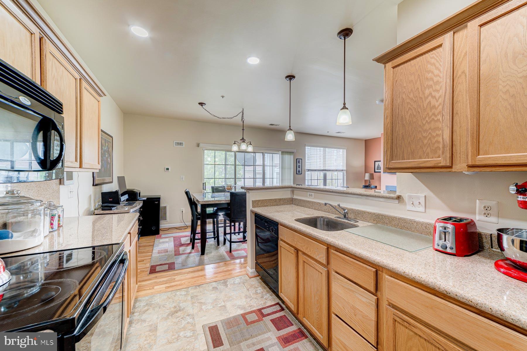 HAMPSHIRE HALL CONDO - Residential