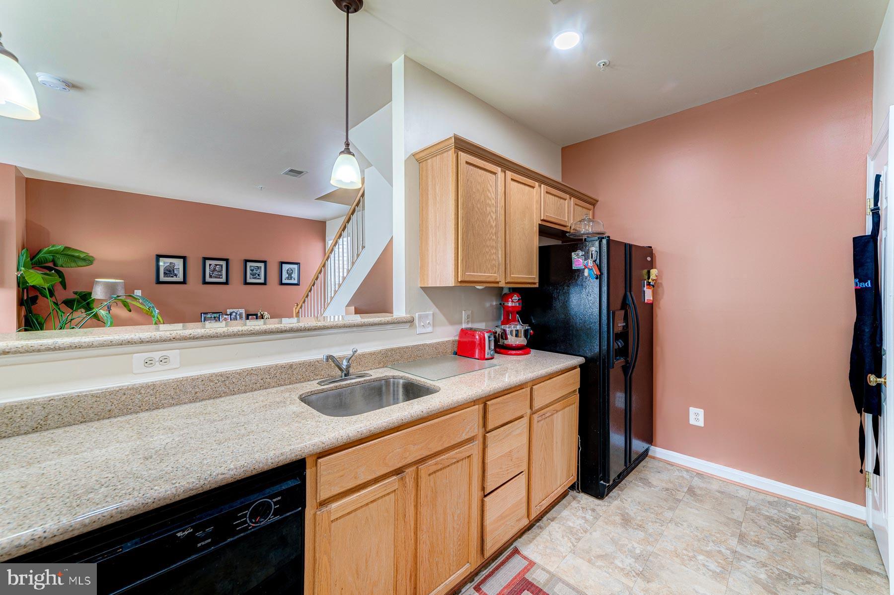 HAMPSHIRE HALL CONDO - Residential