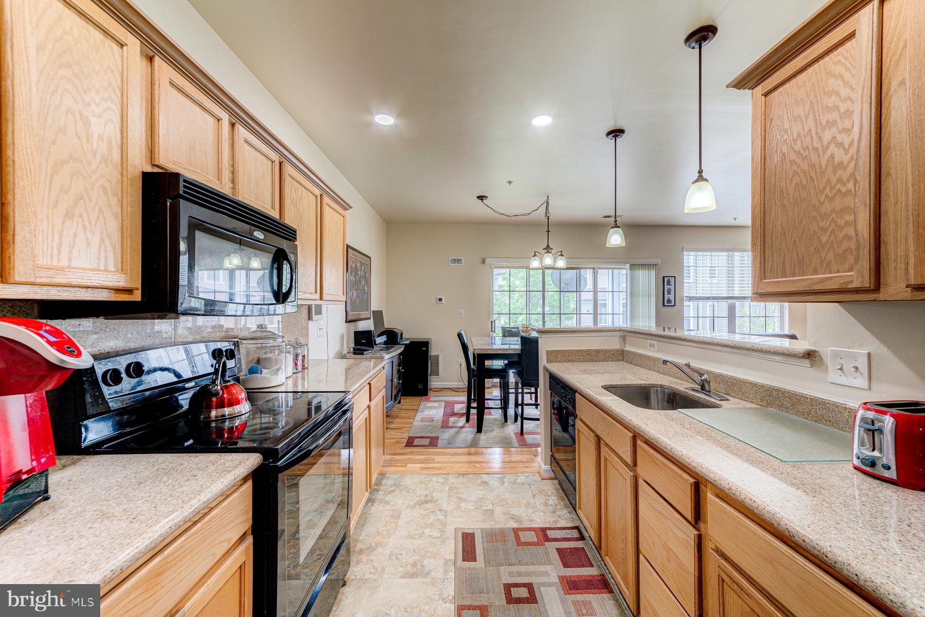 HAMPSHIRE HALL CONDO - Residential