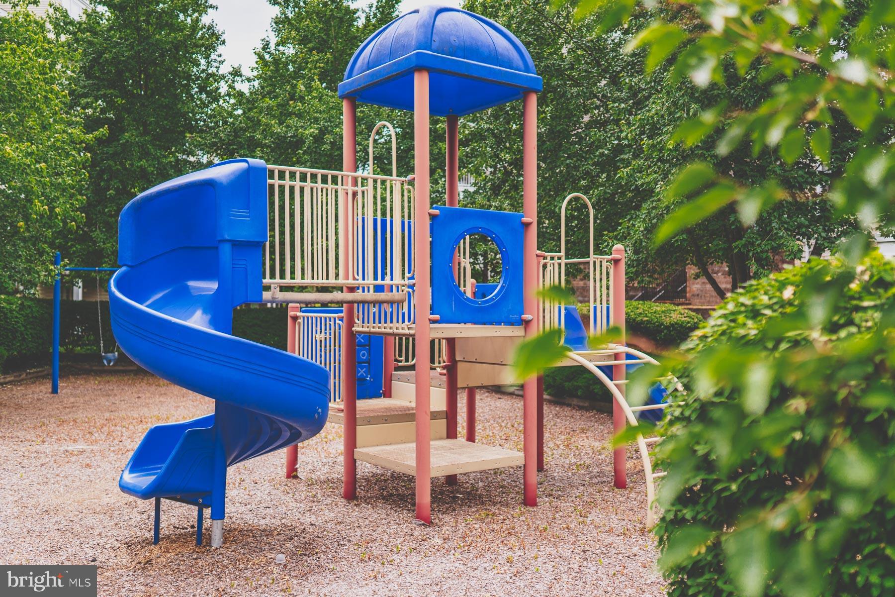 HAMPSHIRE HALL CONDO - Residential