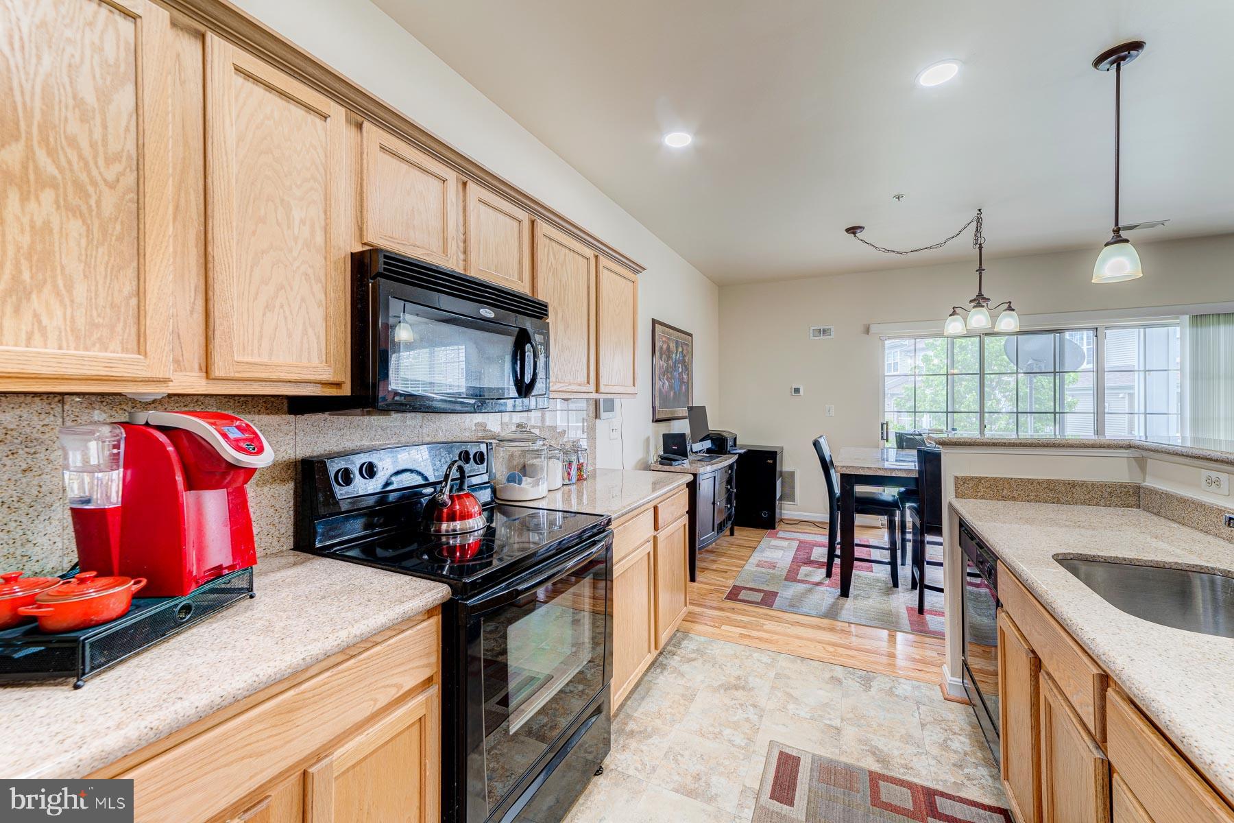 HAMPSHIRE HALL CONDO - Residential