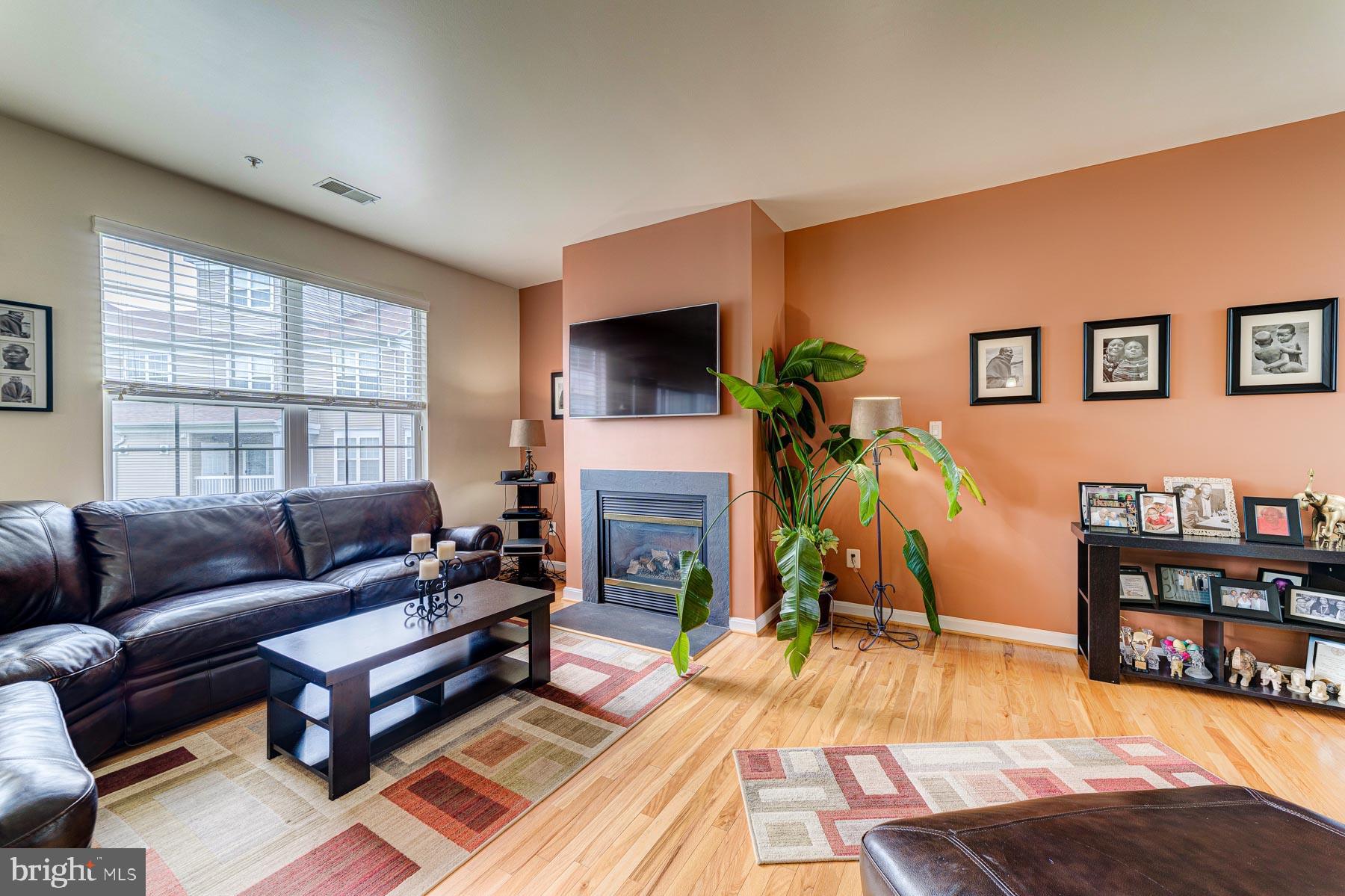 HAMPSHIRE HALL CONDO - Residential