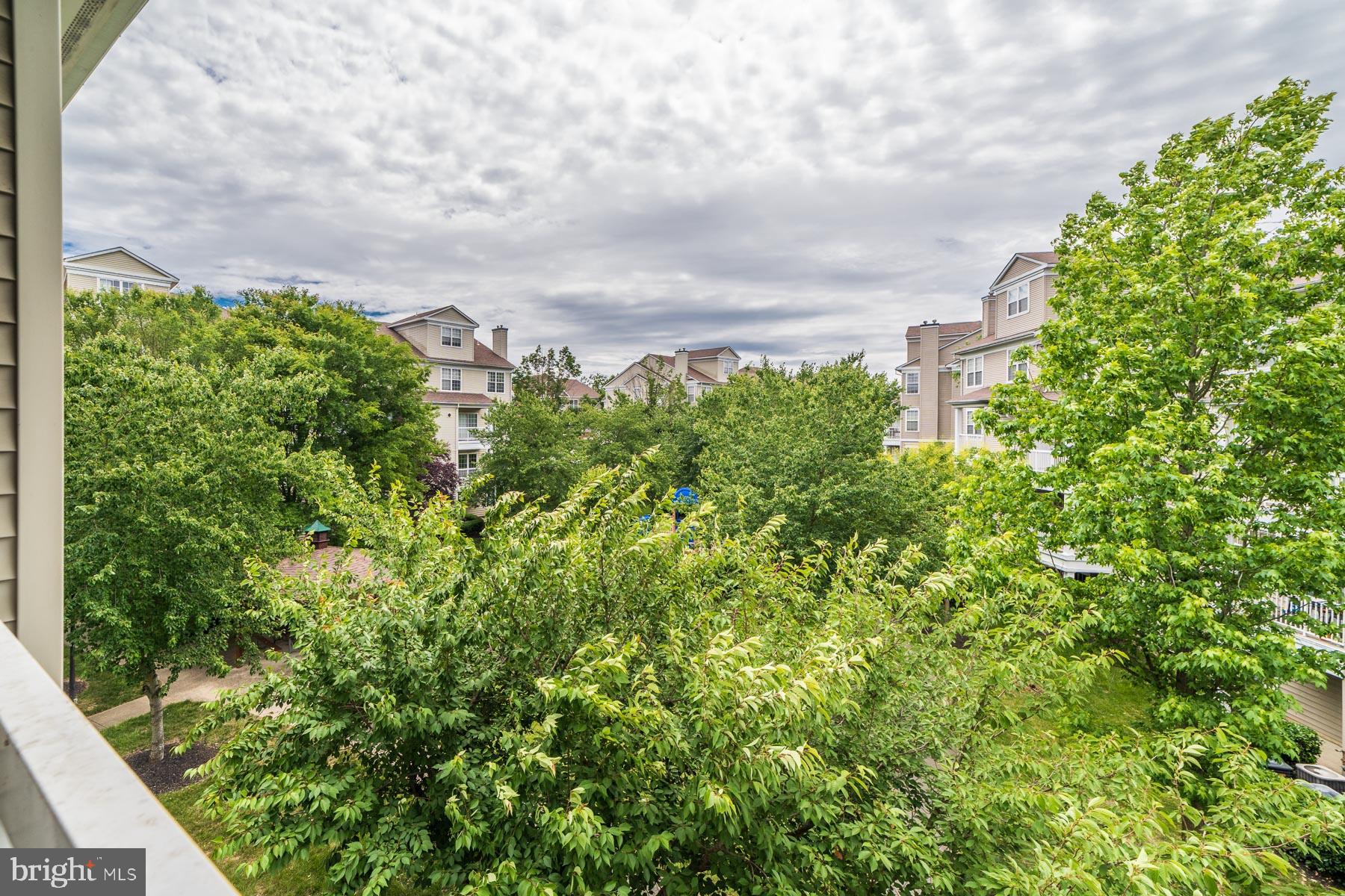 HAMPSHIRE HALL CONDO - Residential