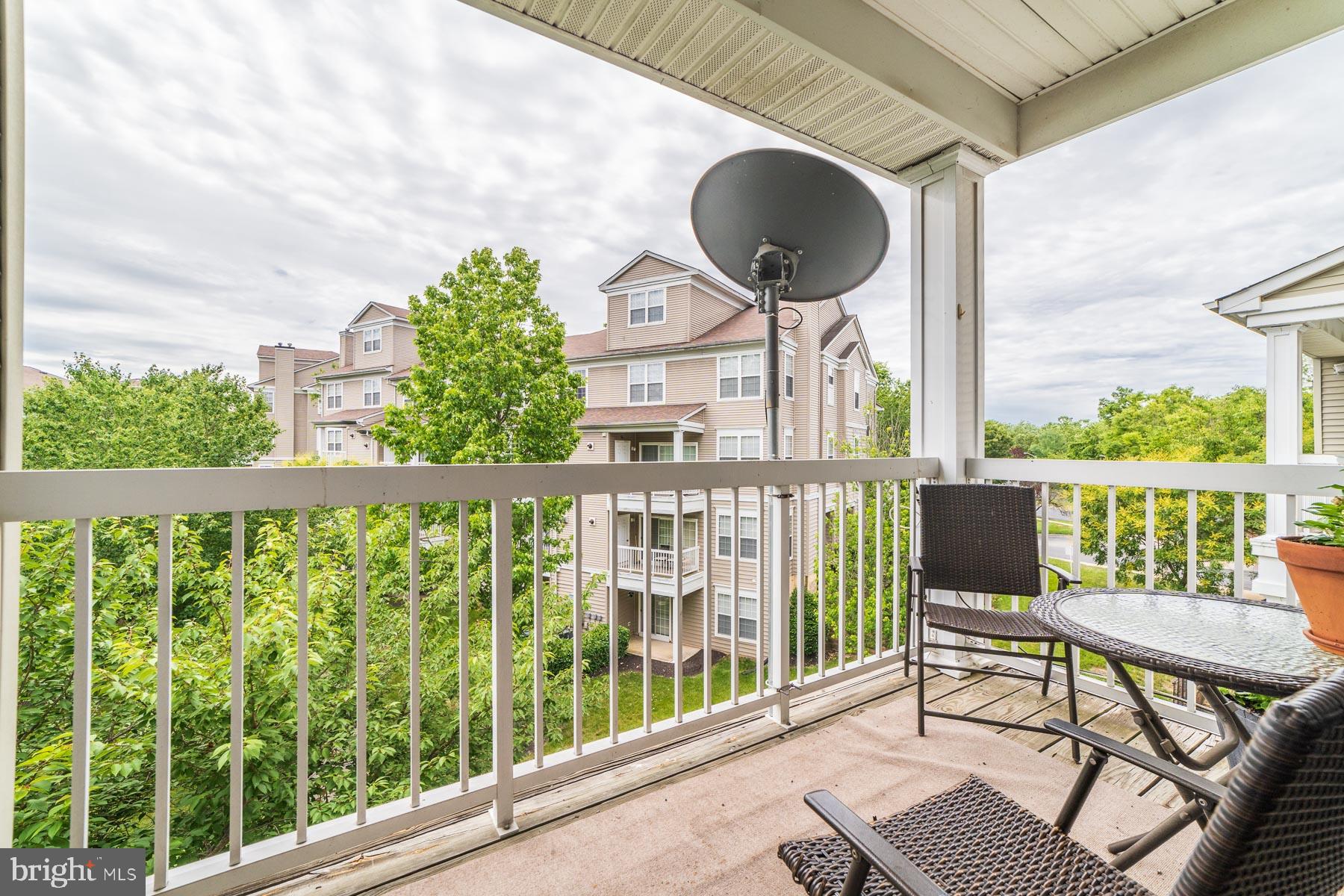 HAMPSHIRE HALL CONDO - Residential