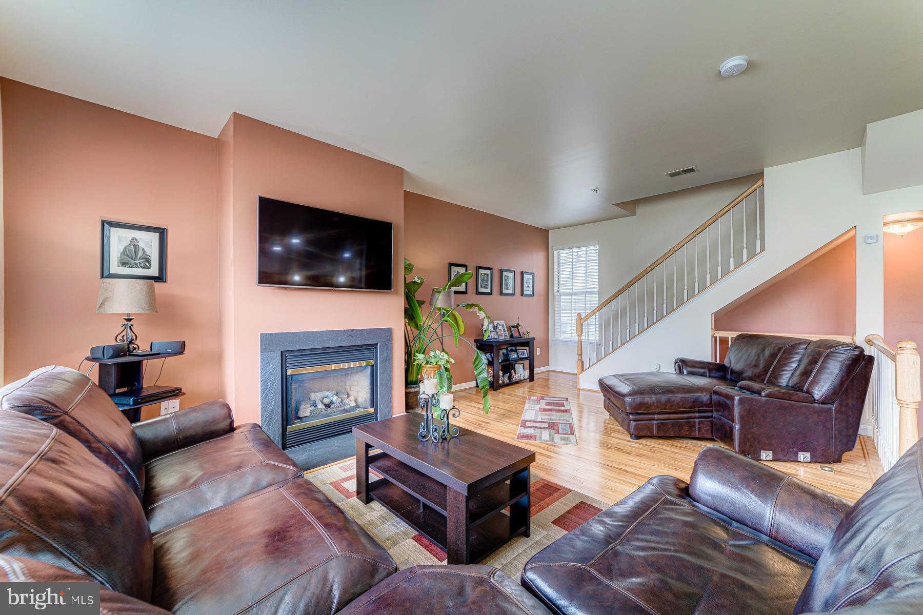 HAMPSHIRE HALL CONDO - Residential